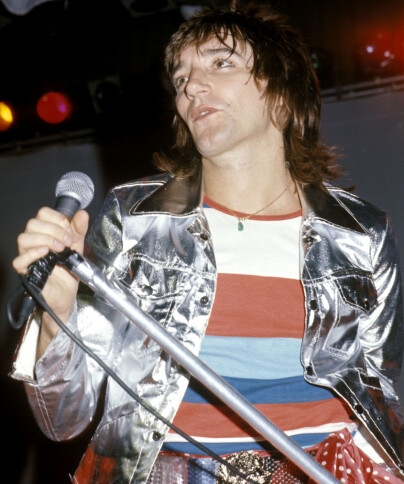 ROD STEWART: Den britiske artisten avbildet på scenen i Ekeberghallen i Oslo i 1976.
Foto Oddvar Walle Jensen / NTB scanpix ROD STEWART: Den britiske artisten avbildet på scenen i Ekeberghallen i Oslo i 1976.
Foto Oddvar Walle Jensen / NTB scanpix